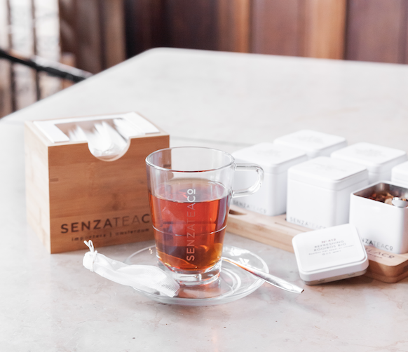 Plateau-6-blikjes-theefilters-draad Plateau 6 blikjes theefilters draad